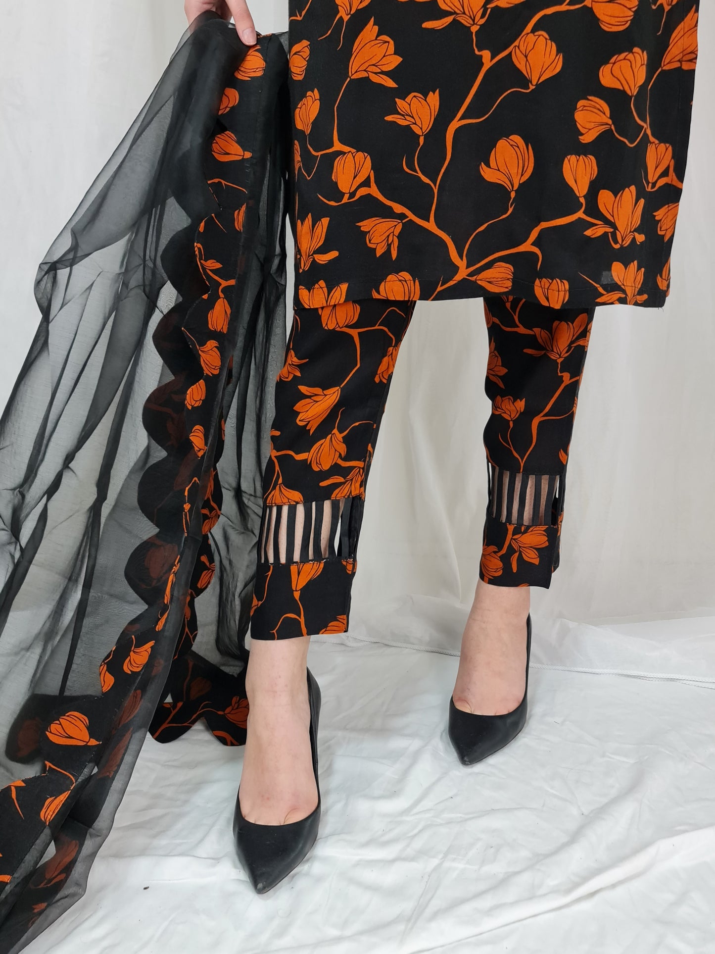 JANNAT - Black & Orange