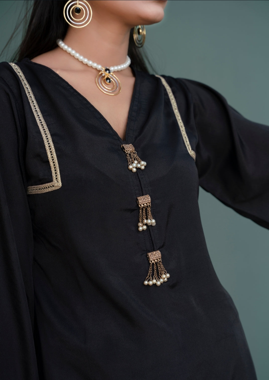 NOOR - Black