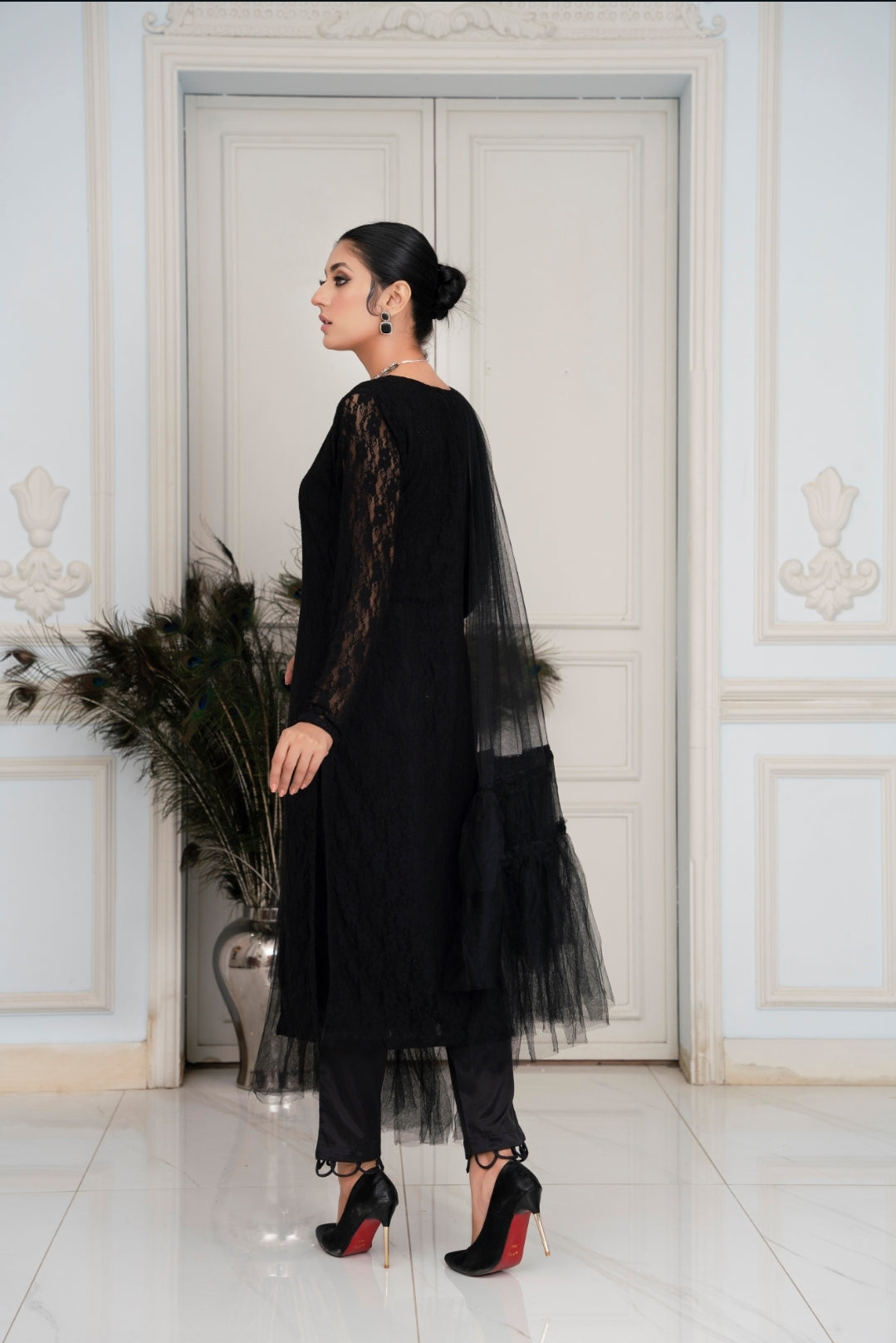 SAIRA - Black