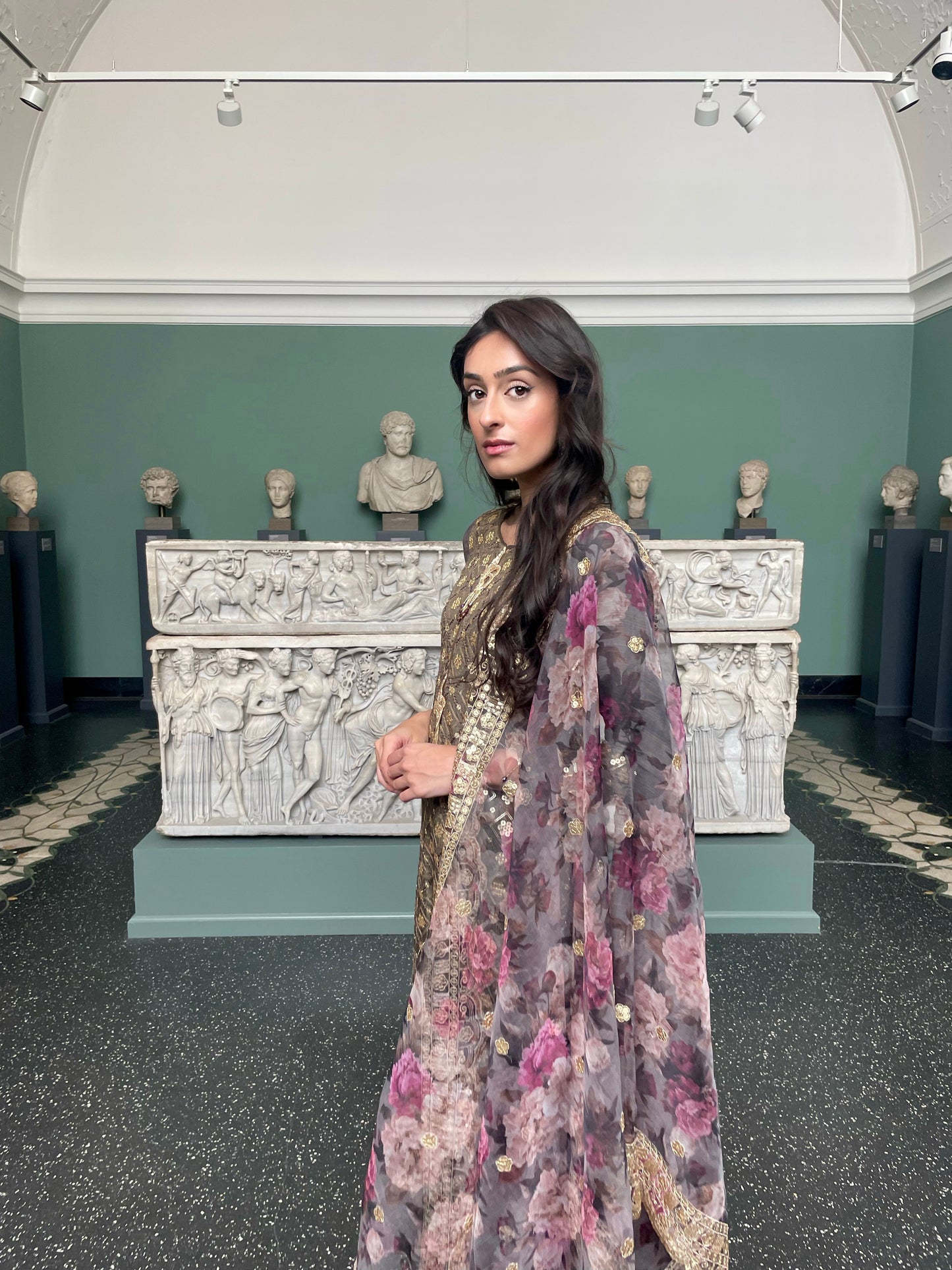 SHAMA - Brown