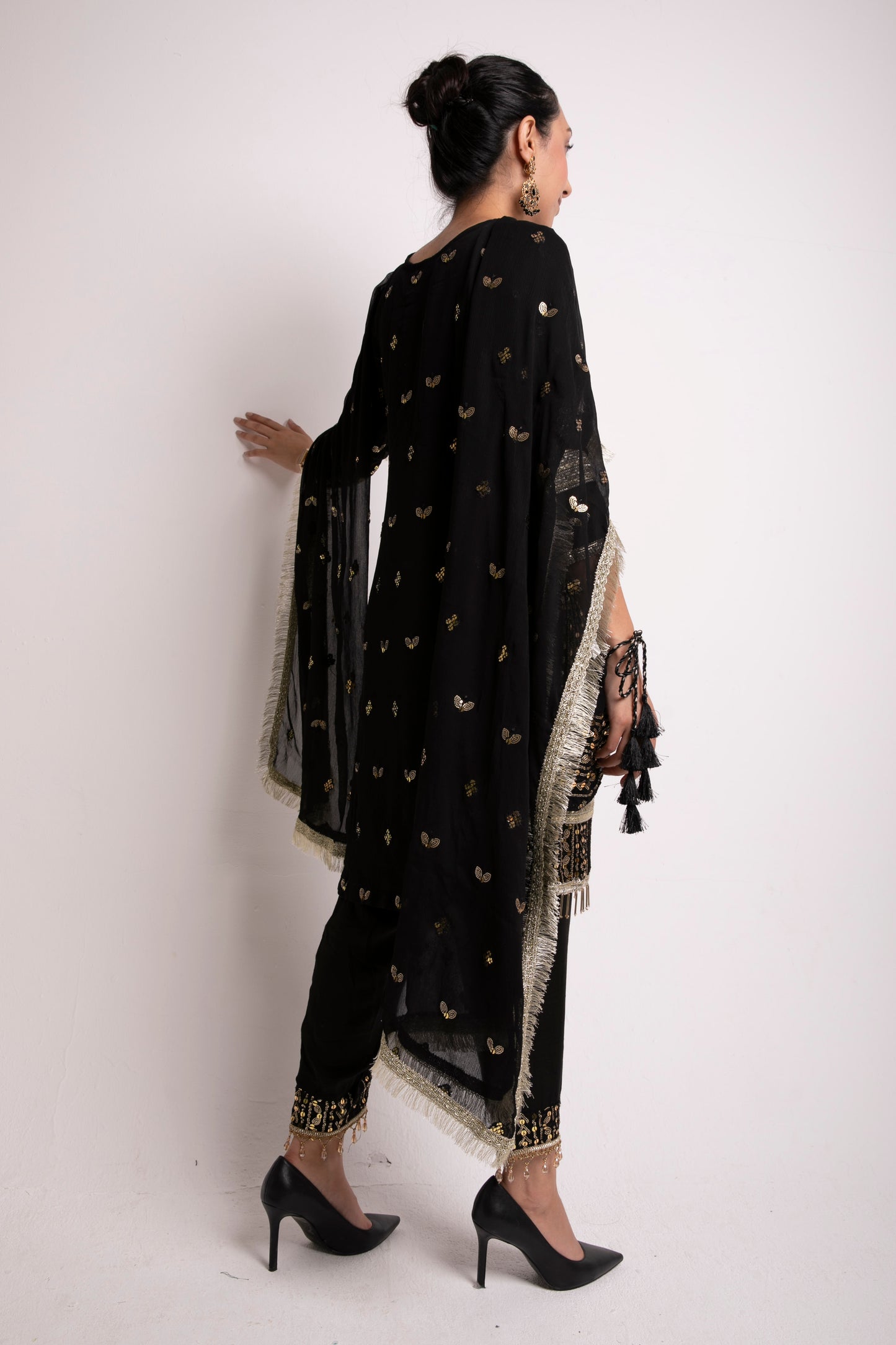 MAHA Black Chiffon with Pouch