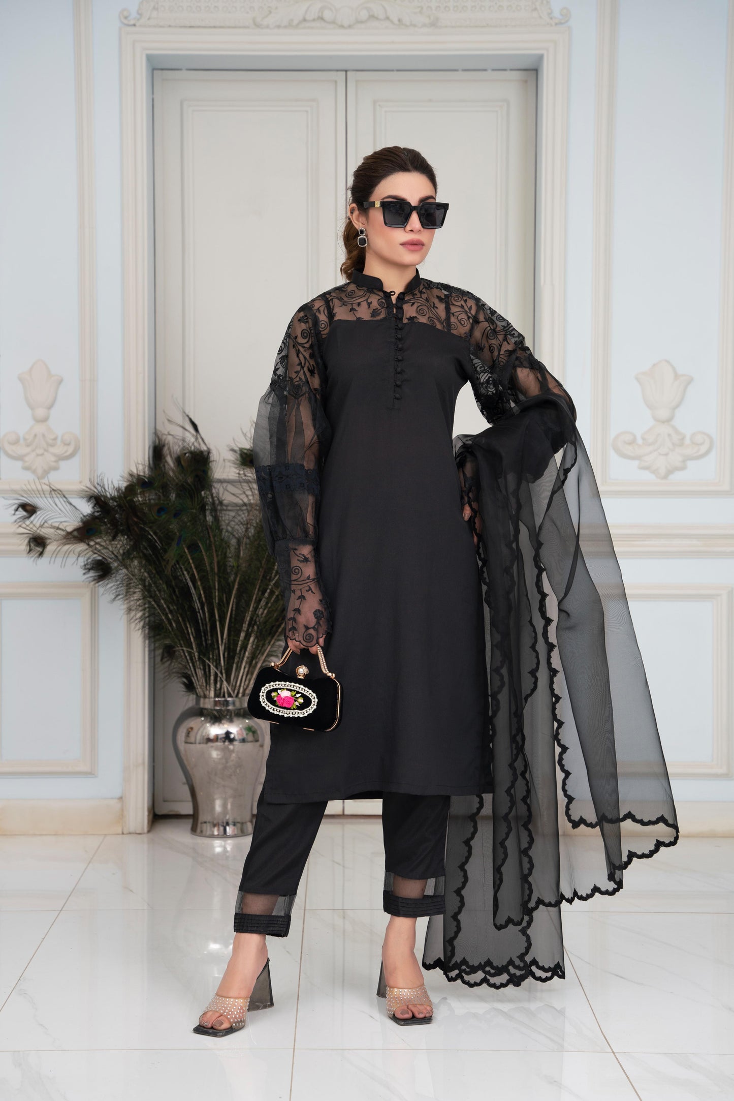 HINA- Black