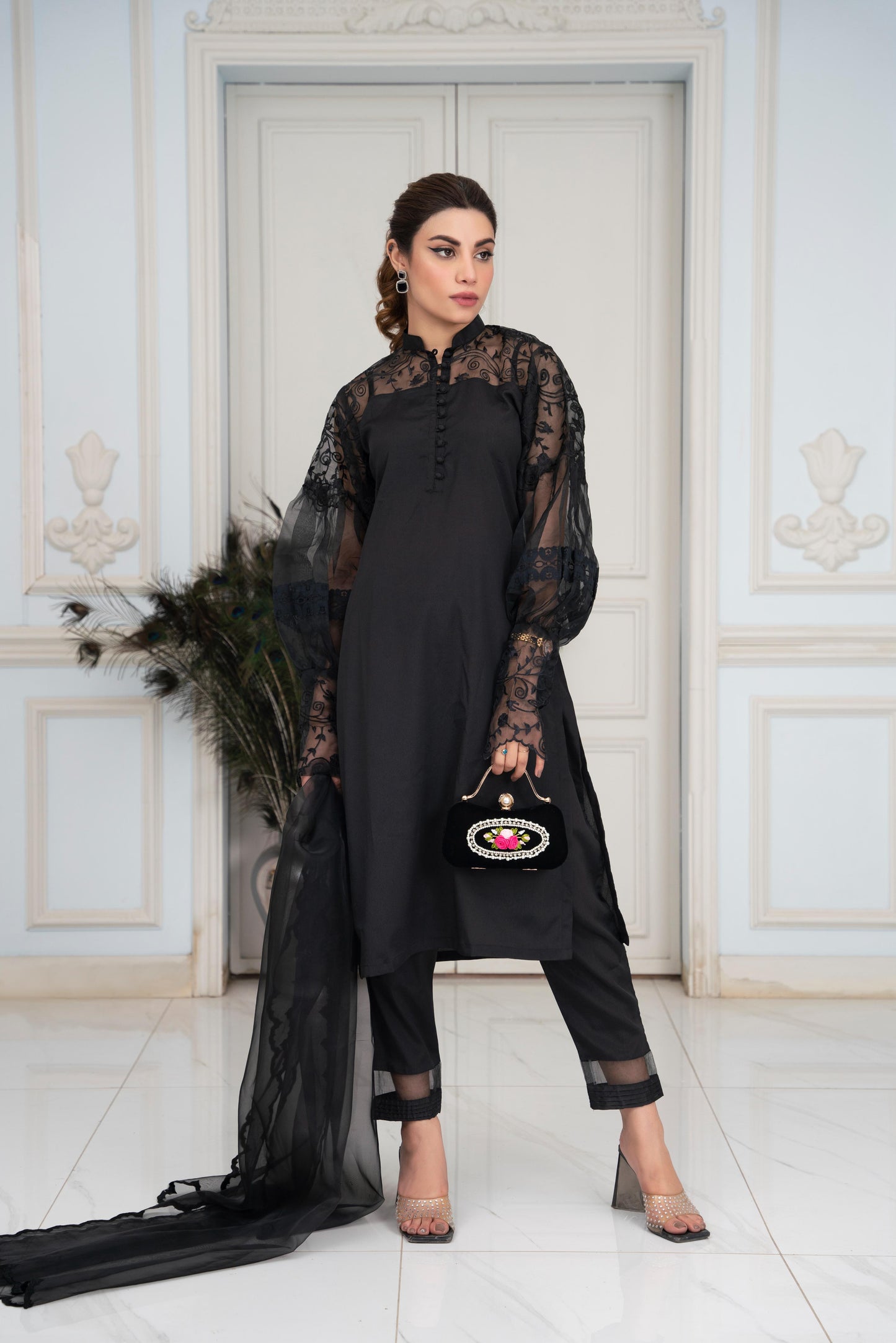 HINA- Black