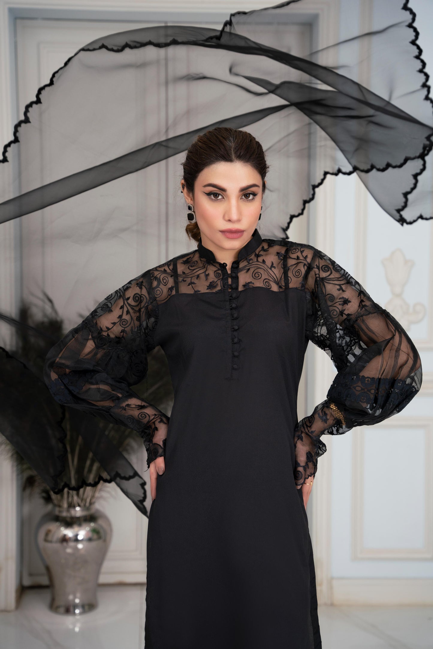 HINA- Black