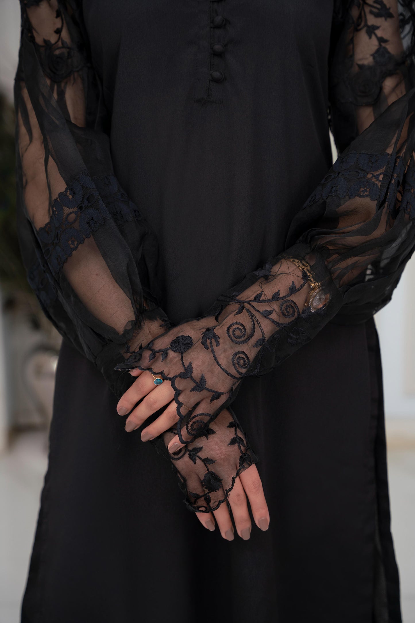 HINA- Black