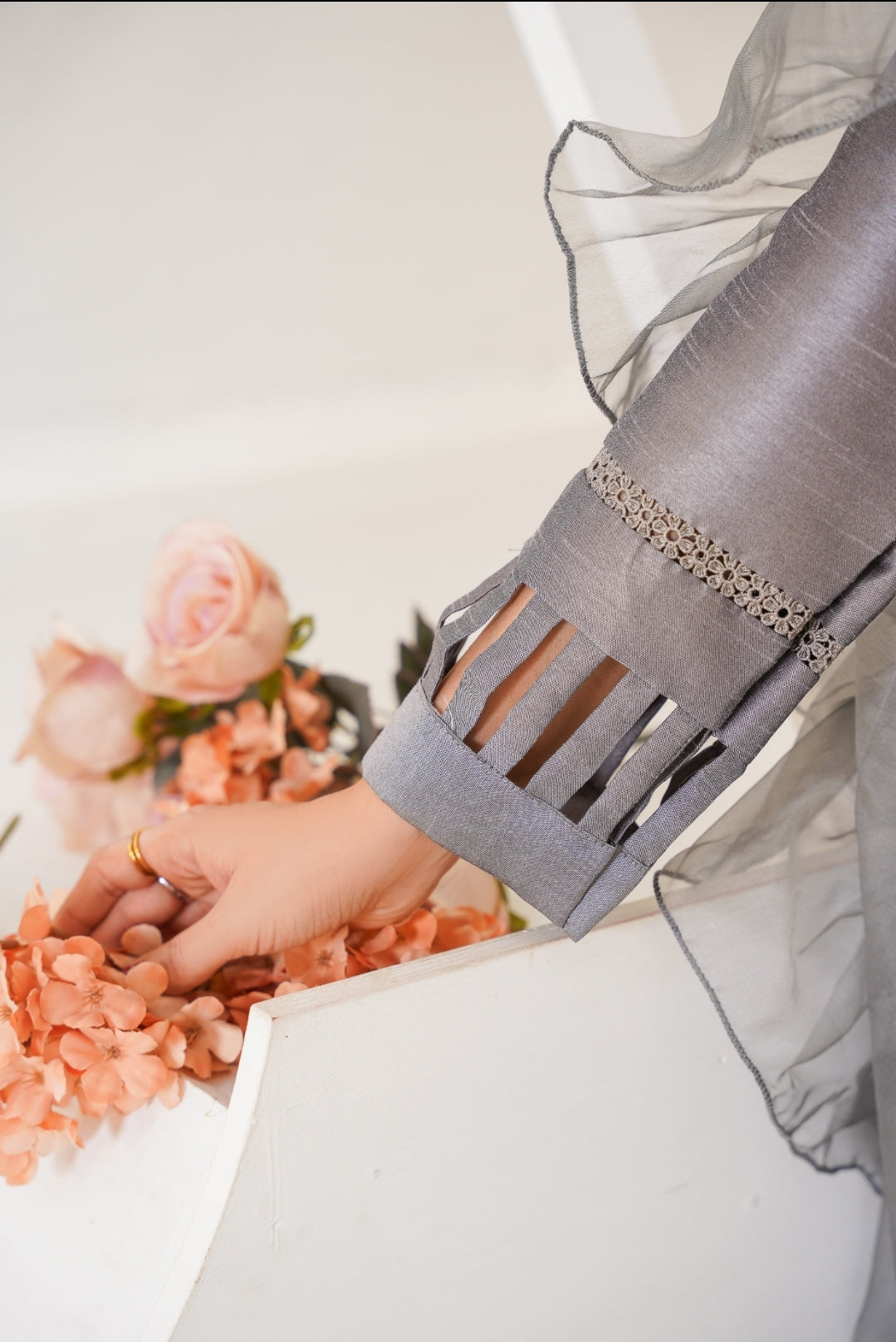 FIZA - Grey