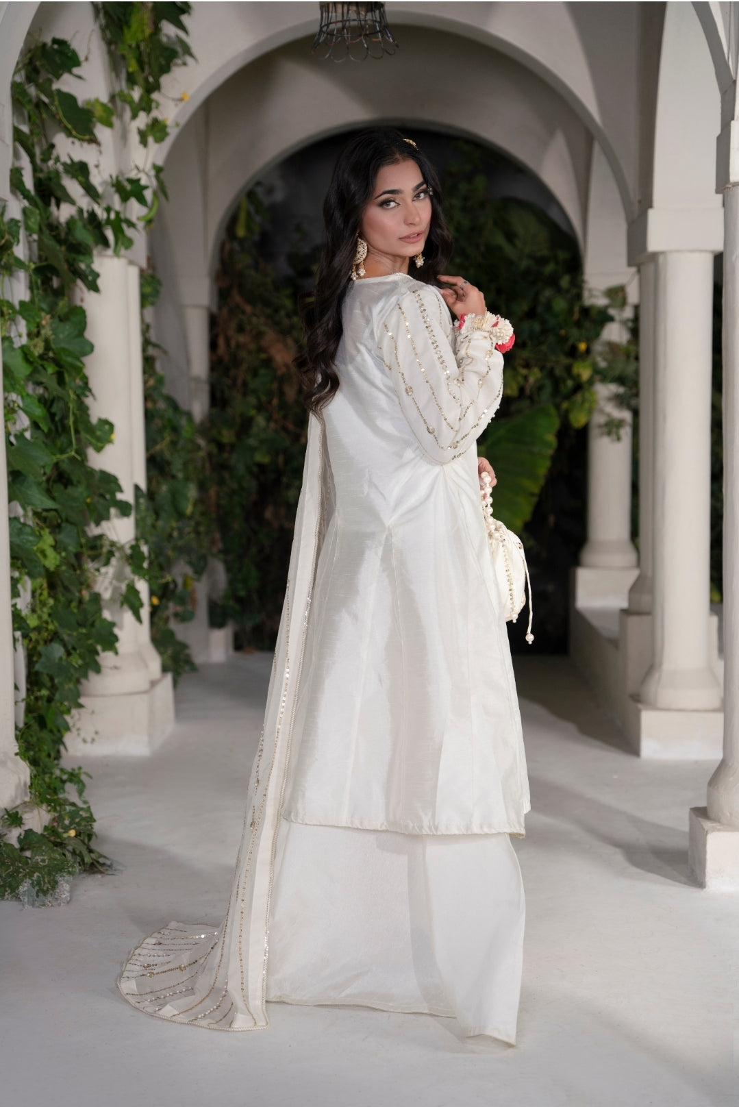 JANAN White